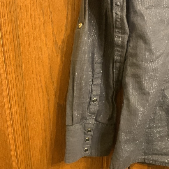 Woman’s fitted ARIAT long sleeve detailed snap up shirt - Picture 6 of 6